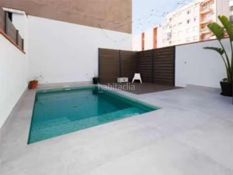 Foto 5ca7c450-8dfd-4983-925d-42d6e707e8d6. Casa adossada amb calefacció aparcament piscina a Sabadell
