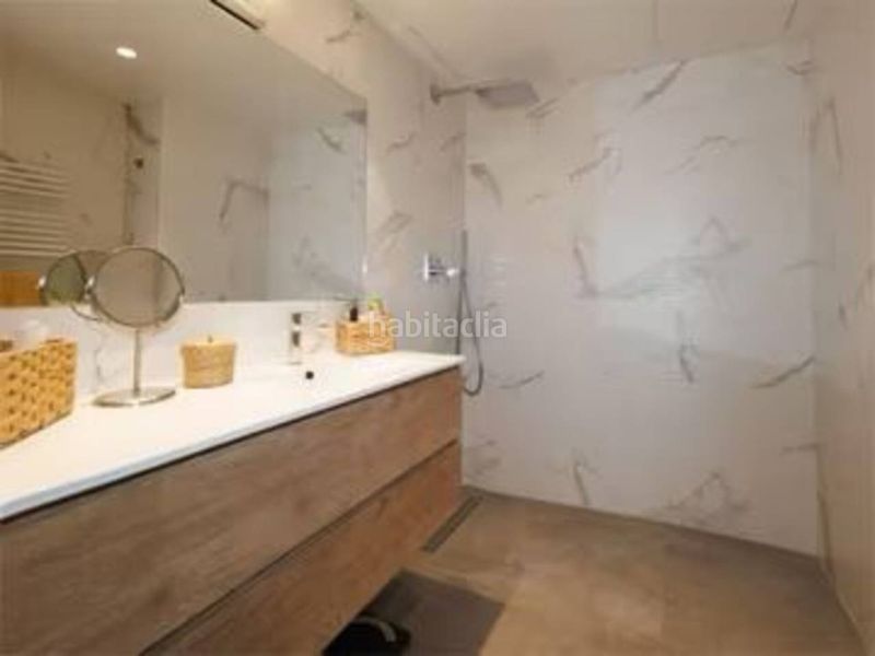 Foto 66da6135-ab6c-4299-8bb8-cfd07c3cbae8. Casa adossada amb calefacció aparcament piscina a Sabadell