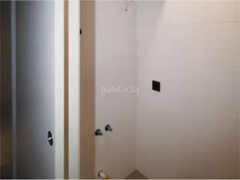 Foto 87071dad-925c-4e64-b9d8-ba2227a08598. Casa adossada amb calefacció aparcament piscina a Sabadell