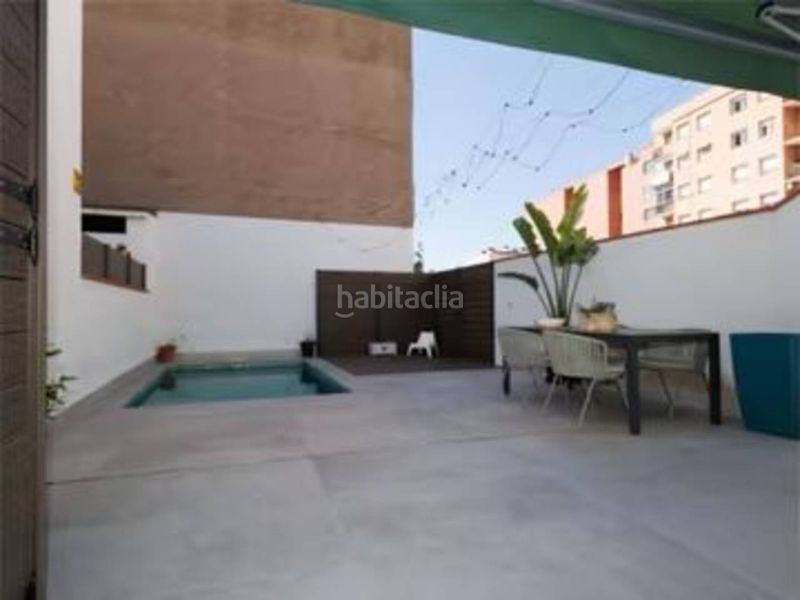 Foto 89df3209-dca3-4361-a483-57f2b4cf9633. Casa adossada amb calefacció aparcament piscina a Sabadell