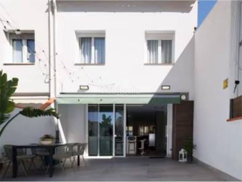 Foto 95c8311c-5610-4279-bbaf-4e7b7fc4203b. Casa adossada amb calefacció aparcament piscina a Sabadell