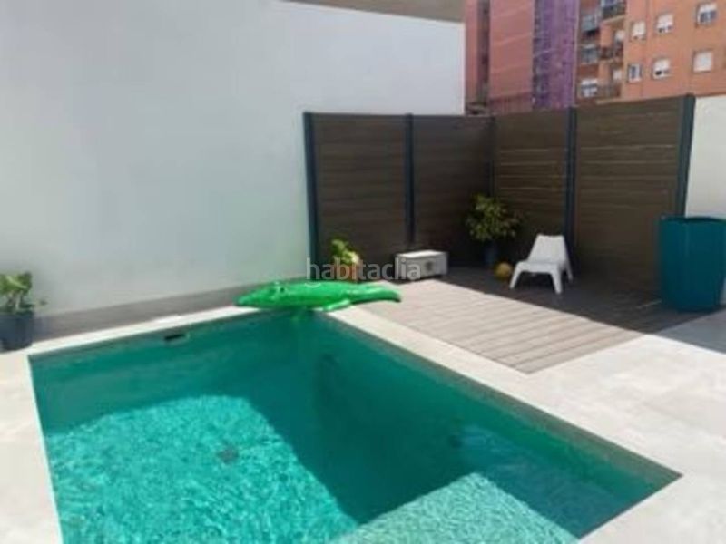 Foto 9d09ffd9-bd87-41bc-9f77-f5567352c2fe. Casa adossada amb calefacció aparcament piscina a Sabadell