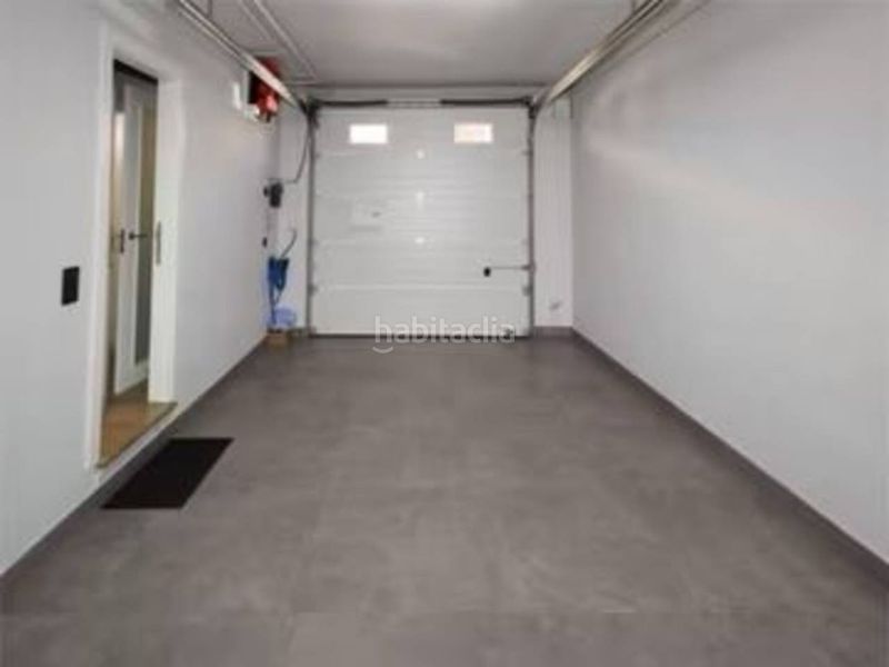 Foto 9e094d00-d5d1-4658-a3f5-0c97b4cf0ac8. Casa adossada amb calefacció aparcament piscina a Sabadell