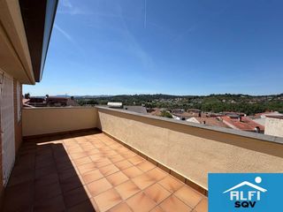 Duplex in Centre. Duplex en venta en sant quirze del vallès