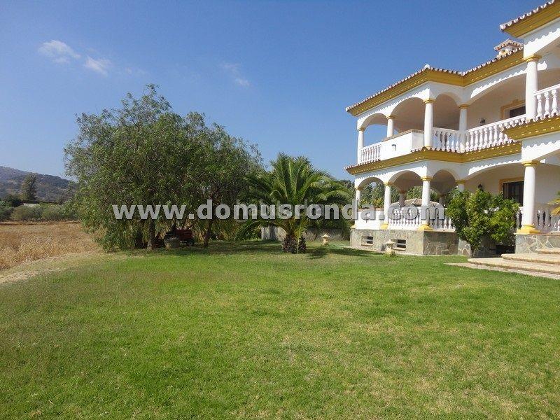 Foto 0177c586-e69a-4130-b6d0-5e45175b5acc. Chalet avec chauffage parking piscine dans Centro Ronda