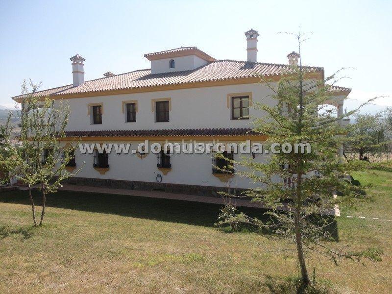 Foto 14fba7ce-b329-4302-b265-a56a981f0923. Chalet avec chauffage parking piscine dans Centro Ronda