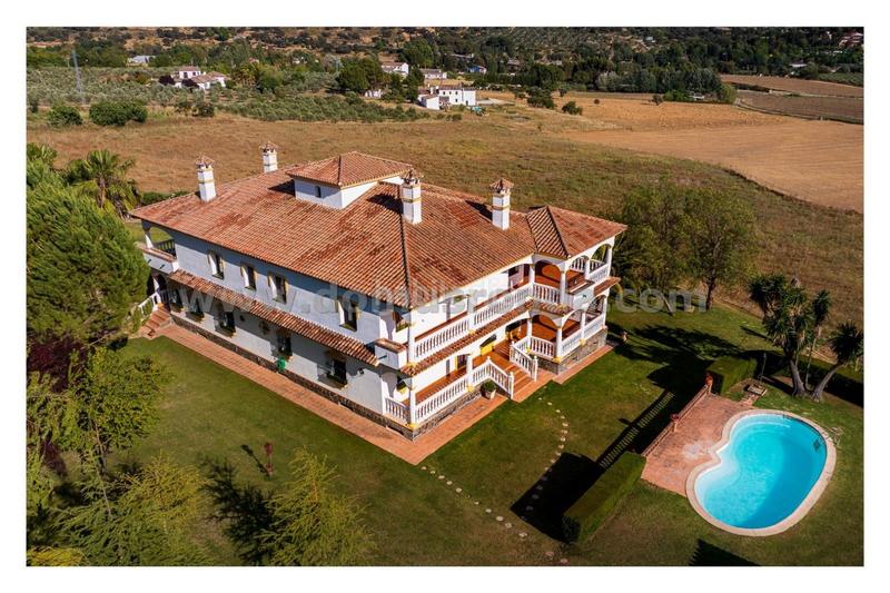 Foto 4fec1204-ac09-4a10-914a-927b1404b29b. Chalet avec chauffage parking piscine dans Centro Ronda