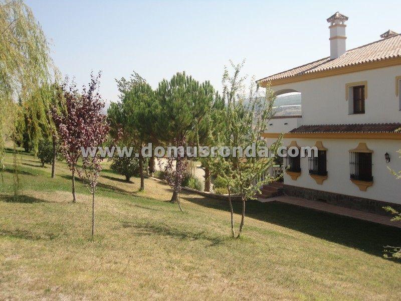 Foto 78fae28a-9df9-40e9-a067-04403265f59f. Chalet avec chauffage parking piscine dans Centro Ronda