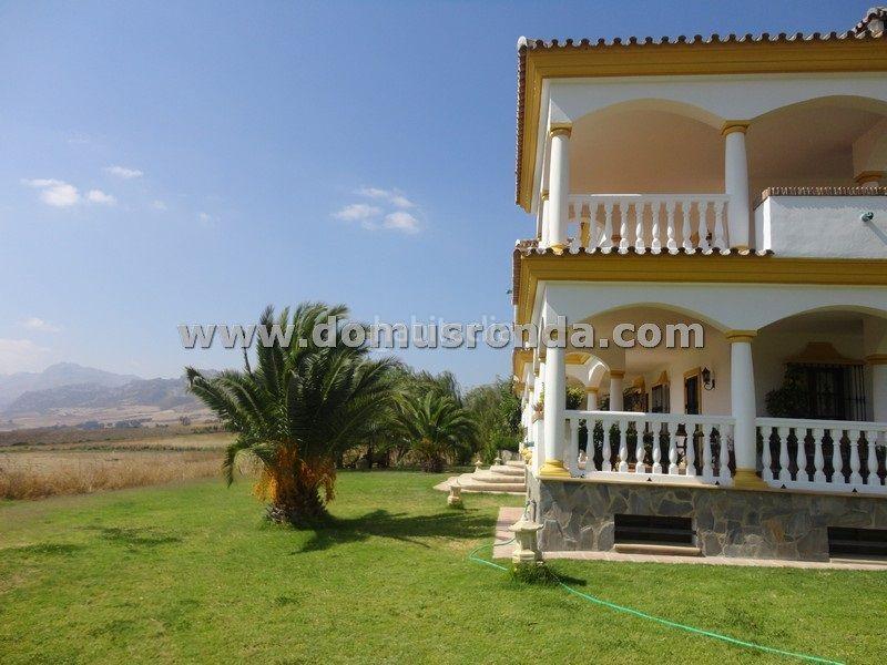 Foto a56fec9c-3a1c-40f6-86c9-f80ce96fa201. Chalet avec chauffage parking piscine dans Centro Ronda