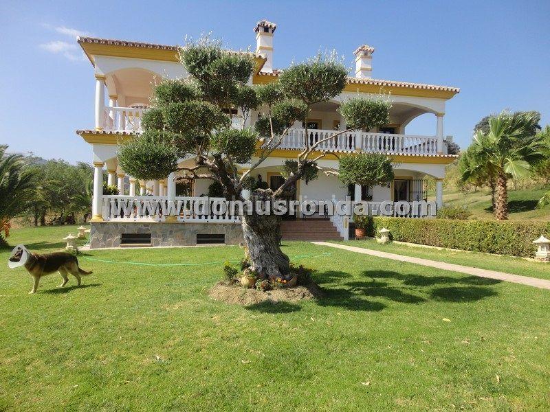 Foto bfa30df7-5f5a-406e-bb37-67e61a17620e. Chalet avec chauffage parking piscine dans Centro Ronda