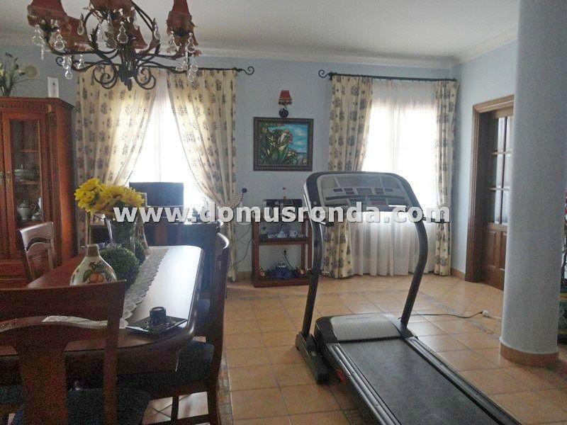 Foto ceaeb52e-cd65-49c6-ac27-919c397dfcd2. Chalet avec chauffage parking piscine dans Centro Ronda