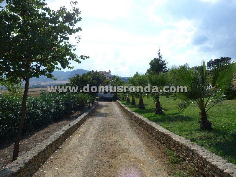 Foto e53a1b05-9a1b-4be2-8d8e-4c118b0c96db. Chalet avec chauffage parking piscine dans Centro Ronda