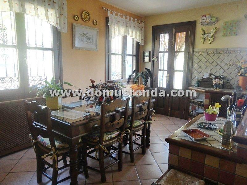 Foto e6ddb165-9c10-40ed-bf0c-0e6a0013cc24. Chalet avec chauffage parking piscine dans Centro Ronda