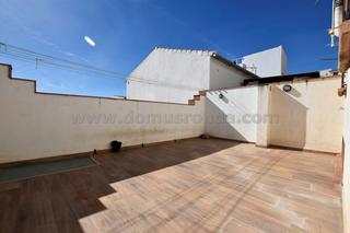 Casa en Centro. Casa a estrenar con terraza en zona tranquila de ronda