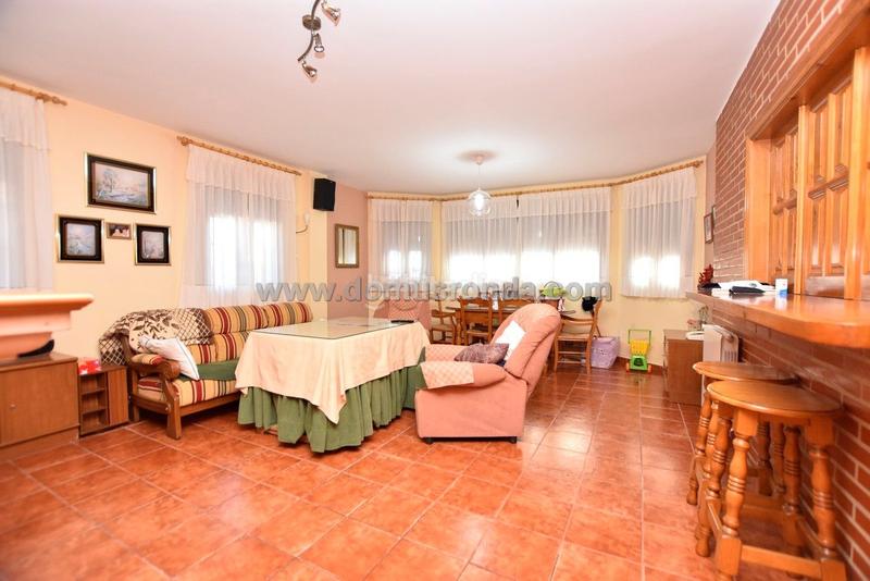 Foto 05bc4344-8c53-4ff4-a5d8-7fcd57960fc3. Chalet avec chauffage parking piscine dans Arriate