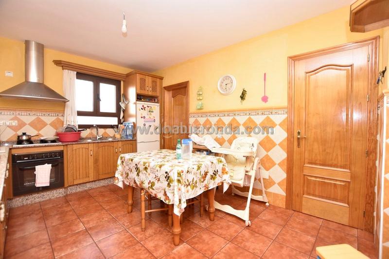 Foto 76b1d1ba-0bb3-41cb-8e59-d3501a321c9c. Chalet avec chauffage parking piscine dans Arriate