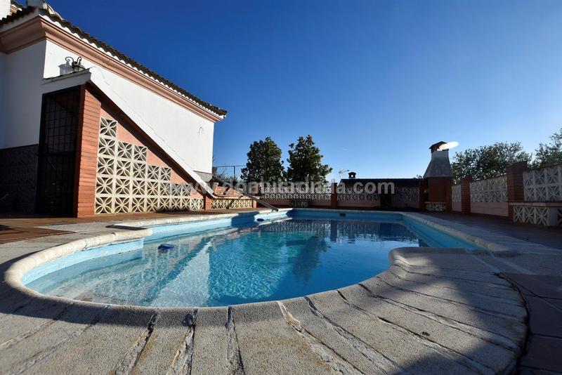 Foto e894824b-b013-49f7-8ef1-31784c3a6a05. Chalet avec chauffage parking piscine dans Arriate