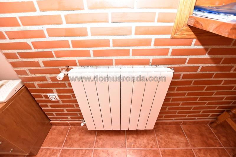 Foto f65b943b-fcc0-43bc-a1da-d710d21e62fa. Chalet avec chauffage parking piscine dans Arriate