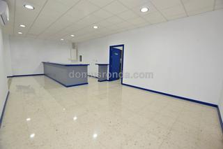 Location Local commercial à Casco Histórico. Local espacioso y luminoso en pleno centro de ronda