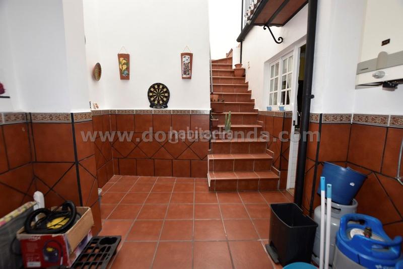 Foto 51c8a7ef-a412-4c16-a80f-0e7c16107561. Casa  amplia en Benaoján
