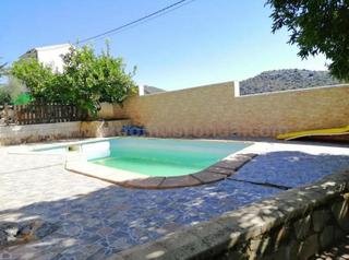 Casa a Benaoján. Gran casa con parcela en benaojan
