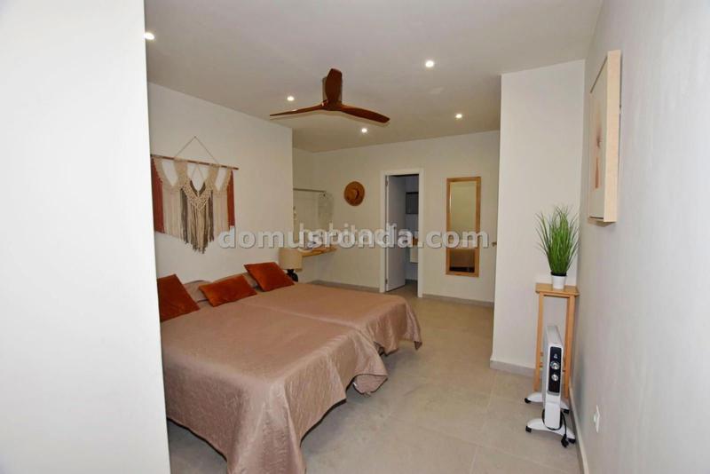 Foto f004218a-298b-4c9f-a694-f70762ff394f. Piso  en venta con licencia turistica en Casco Histórico Ronda