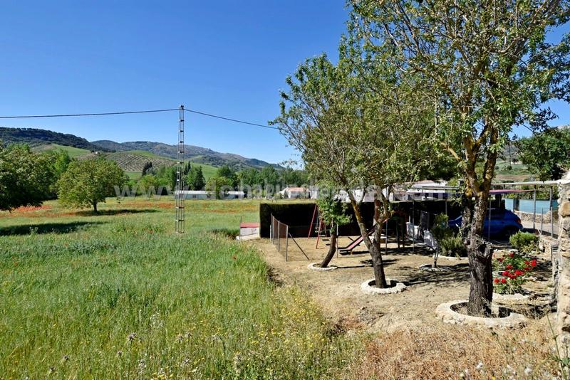 Foto 80cb8ef1-db5e-4b26-b818-3ef760e2a169. Masía estupenda casa de campo con parcela en Partidas Norte Ronda