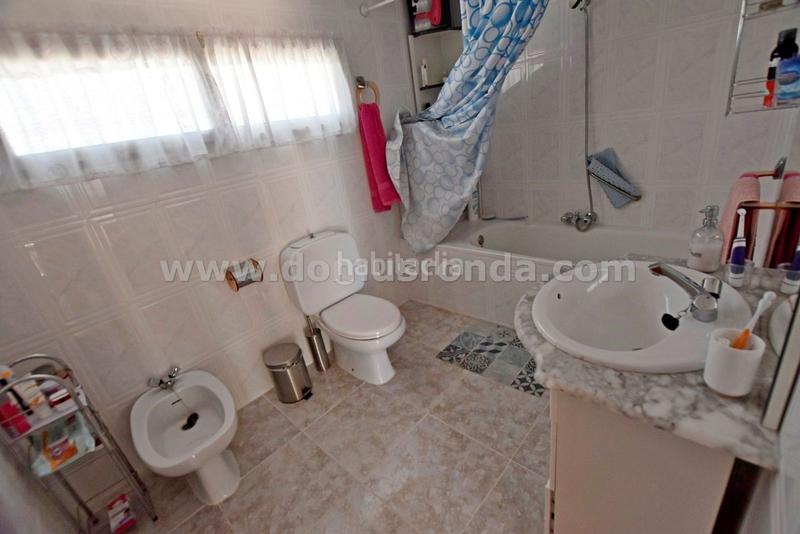 Foto f2f80264-9746-4d04-99b7-cdc7b82587fd. Masía estupenda casa de campo con parcela en Partidas Norte Ronda