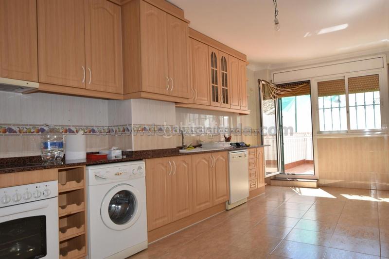 Foto c98abd75-4714-450b-883e-a1fa4c1ad2b5. Casa  increíble con múltiples patios en San Cristóbal Ronda