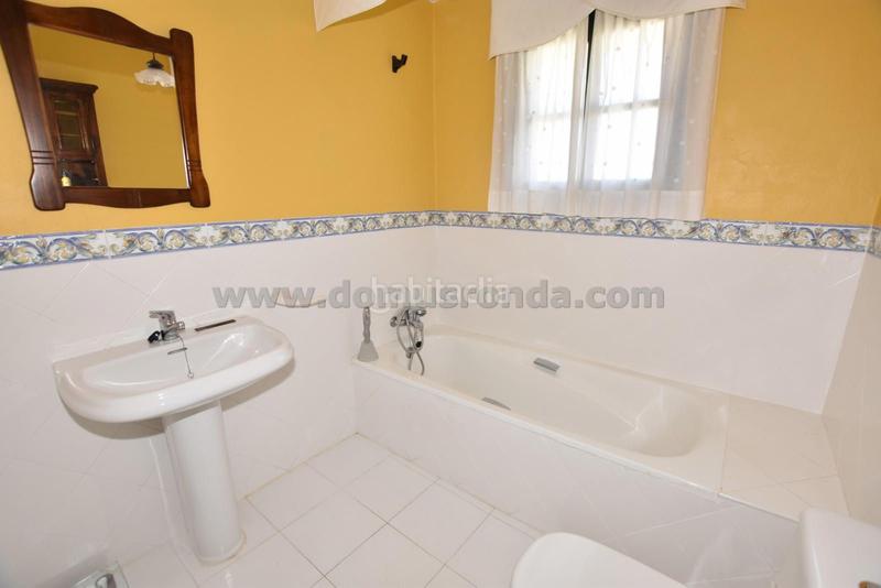 Foto 5ca35cd3-82ce-461c-930b-0d28eb76b269. Chalet  independiente en venta en La Planilla Ronda