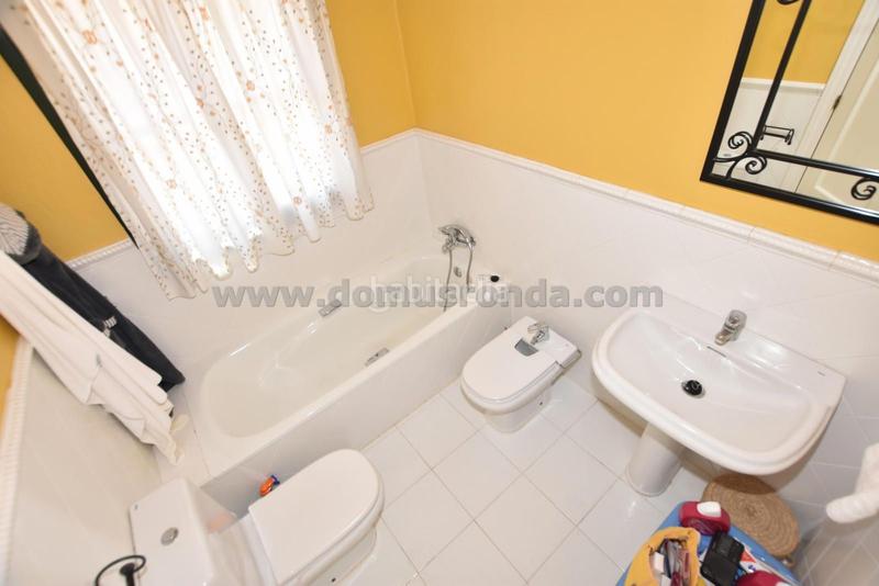 Foto 8bafcb8f-8ec7-4f68-96e6-8a245c1a070c. Chalet  independiente en venta en La Planilla Ronda