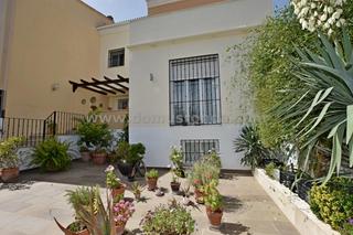 Maison jumelée à El Fuerte - La Dehesa. Magnífica vivienda de tres plantas con vistas espectaculares!
