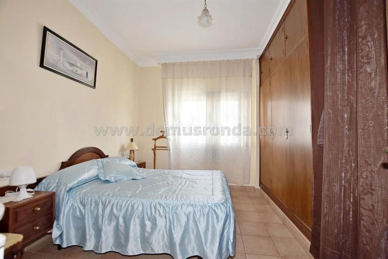 Foto c5be7c12-8cc7-46ed-baf9-f52873e80c00. Piso  totalmente amueblado en El Fuerte - La Dehesa Ronda