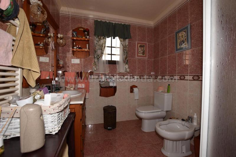 Foto d44cf793-d426-4fbf-9924-f2fd1bd5a9d2. Chalet with heating pool in Partidas Norte Ronda