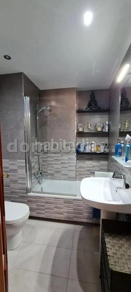 Foto b9a3bce1-3084-4551-bb84-263517a012cc. Piso estupendo piso en venta en malaga zona teatinos en Málaga