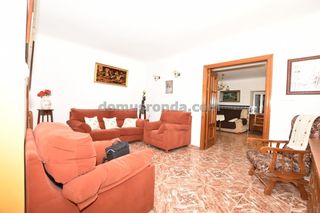 Haus in Cuevas del Becerro. Casa en cuevas del becerro en venta