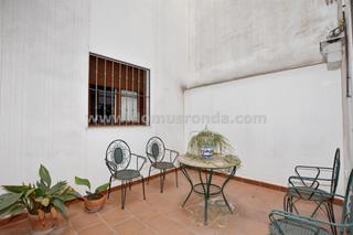 Appartement à Centro. Amplia vivienda con dos patios en el centro