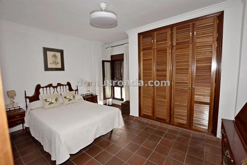 Foto 08c7fdd4-7a71-4a7d-a3dc-83e9cce0f581. Casa con riscaldamento parcheggio in Casco Histórico Ronda