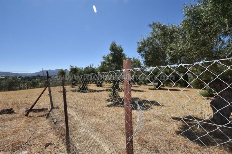 Foto 9ef3005d-8f29-4412-83a5-9abac226984f. Masía en venta casa de campo con gran terreno en Partidas Norte Ronda