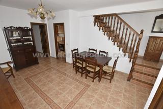 Maison à San Cristóbal. Casa en ronda con cuatro habitaciones y patio