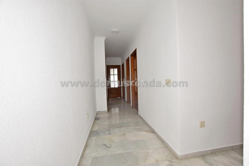 Foto 5c8e87e1-5d27-47e8-a56c-4c4a0cb2efeb. Piso se vende piso en la zona céntrica en Centro Ronda