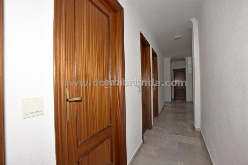 Foto f83e3195-589c-45ca-82fe-1b1b3be98844. Piso se vende piso en la zona céntrica en Centro Ronda