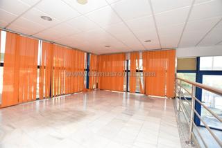 Location Local commercial à El Fuerte - La Dehesa. Local comercial en el polígono industrial de ronda