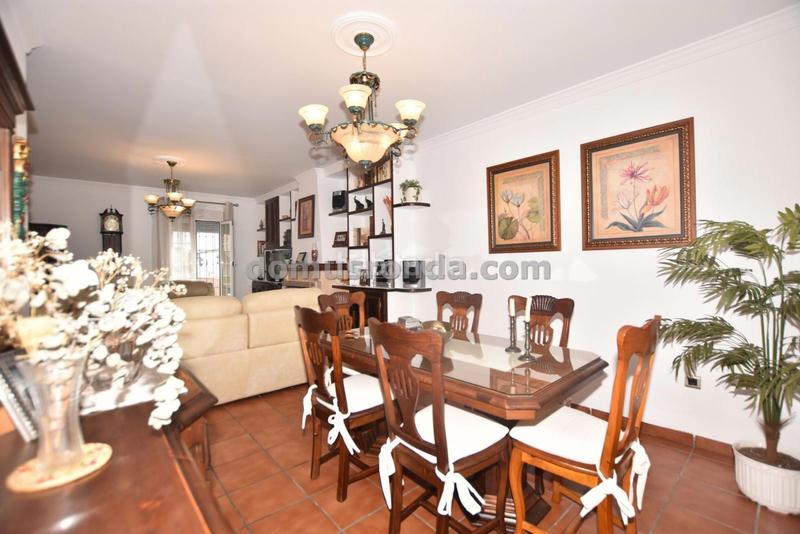 Foto 36e3a661-8fd1-460b-b346-bc0918672e00. Haus mit heizung parking in La Planilla Ronda