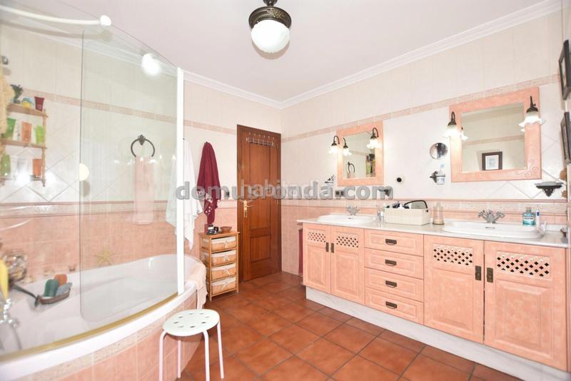 Foto d5cf4cb2-ddee-4c15-b8f5-a2df022b6902. Haus mit heizung parking in La Planilla Ronda