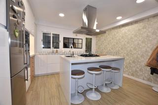 Casa a Casco Histórico. Casa reformada con terraza y sótano en el centro de ronda