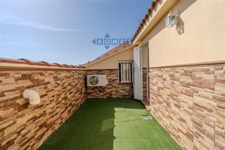 Àtic a San Pedro de Alcántara Pueblo. Ático luminoso con terraza privada y garaje