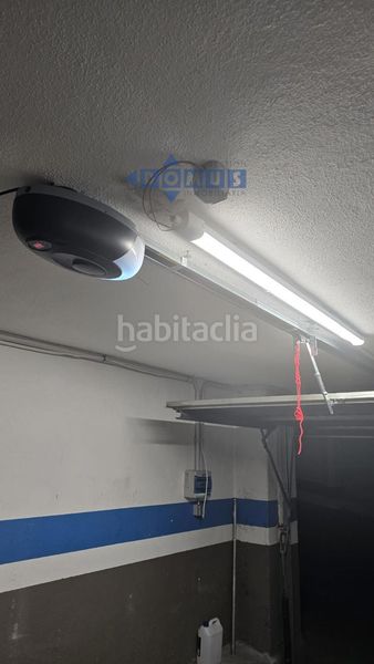 Foto ef818fff-2b75-46a5-8ff9-91ec9f2b7a69. Aparcament cotxe a Centro Ronda