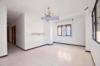 Appartamento  Granada. Piso de 104 m para reformar con amplias vistas y orientación sur