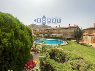 Maison jumelée à Cuevas del Becerro. Adosado en venta en cuevas del becerro